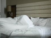 广东漂亮大学美女酒店和许久未见的男友开房啪啪