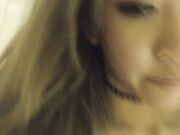 东方面孔的美女大尺度对着镜子自慰