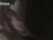 骚货大早上把我口醒，上位做爱，插到她高潮潮喷