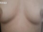 骚货大早上把我口醒，上位做爱，插到她高潮潮喷