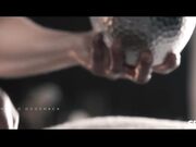 纹身猛男享受性感女模精油催情按摩肉棒雄起主动骑乘喘息声呻吟声非常诱人