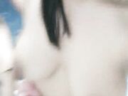 风骚的大奶少妇玩3P，让两个男人一起吃奶子好骚