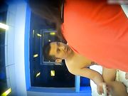 特色酒店偷拍清纯害羞的豹纹内裤美女和网友吃过饭后回酒店聊天时男的毛手毛脚想操她,挣扎半天还是被干了!