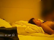 性欲旺盛饥渴男宾馆死缠烂打想要做爱妹纸说练劈叉腿疼还要去上课饶了我吧对白精彩