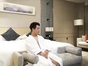 常年翻车小伙酒店约操外围小姐姐，美乳翘臀抠穴花式啪啪