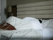 胳膊受伤了小哥酒店约操极品身材的女友露脸