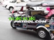 啪操达人午夜逛红灯区 选个漂亮美女约炮啪啪  干出白浆直接内射