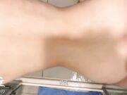 台湾SWAG淫声萝莉『Ouopuppy』潮吹大喷水 约炮粉丝哥哥浴室干翻小姐姐