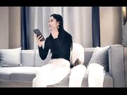 极品车模，貌美肤白大长腿，对着镜子后入