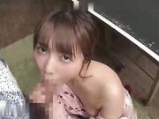 和刚交往的可爱女友户田真琴,把她诱骗到家里顺势调戏抠逼强上2