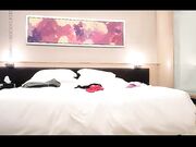 小宝寻花约了个肉肉身材丰满妹子，床沿近距离啪啪