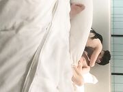 2800外围小姐姐，苗条黑丝刚毕业大学生，粉乳翘臀后入到高潮