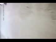 屌丝小伙去城中村找两只中年野鸡一起玩双飞