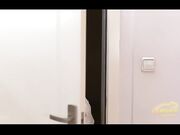 『欠债还性』清纯小女友惨遭男友迷晕，送给债主大鸡巴狂插