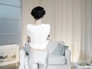 美少女SPA催情推油按摩欲望高涨受不了主动吃舔肉棒啪啪