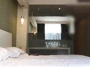 爆艹风骚熟女烧烤店老板娘，各种姿势前插后入