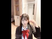 知名漫展巨乳COS『小尤奈』自拍流出清纯学生妹制服在家骚气用假屌自慰