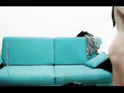 做爱插逼插到快射的时候摘下套套让美女直接口爆