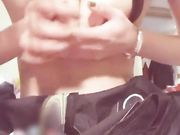 无毛美少女假鸡巴疯狂插穴