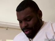 Adria Rae等着等着就干起了3P