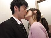 微笑着温柔扭腰的希岛前辈和年下的性交 希岛爱理3