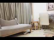 张开双腿摸她阴蒂想要吗 蹲着口交翘起屁股后入