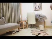 张开双腿摸她阴蒂想要吗 蹲着口交翘起屁股后入