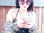 最强户外勾搭美娇娘景区凉亭情趣诱惑勾引幸运大叔 爆菊口爆吞精全是拿手绝活