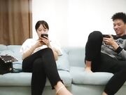 念念不忘在约喷水小姐姐沙发骑乘后入