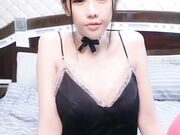 泰国约妹3P性感吊带睡衣长相清纯妹子 白皙皮肤骑乘深喉口交 前后一起操抬起双腿猛操