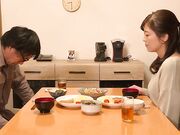 人妻秘書 汗と接吻に満ちた社長室中出し性交 1