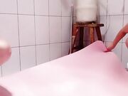 黑丝少妇活好不粘人 让大哥吊在空中草逼 浴室胸推漫游各种体位爆草抽插