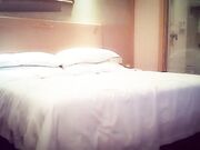 清纯水嫩的性感大学美女为了赚零花钱校外做兼职