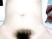 肥穴清纯短发小姐姐居家床上诱惑 掰穴给你看毛毛浓密 难得极品美穴