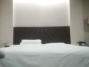 足浴会所撩到个秀气苗条女技师宾馆开房啪啪