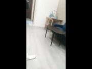 先口硬起来 再无套啪啪 最后射在肚子上