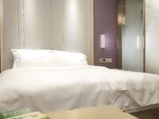 医院23岁的护士肤白貌美抠穴水汪汪暴插不止